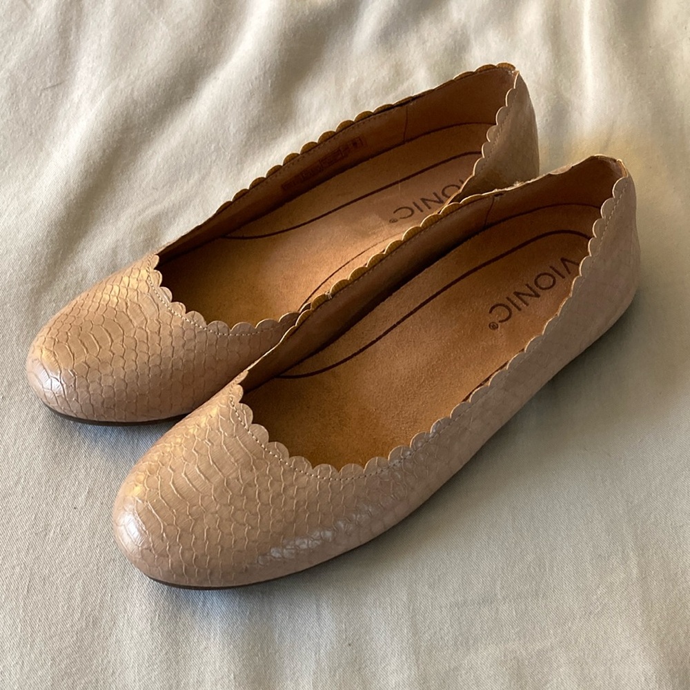 Vionic Julieta Nude Ballet Flats, size 6.5, wide, excellent condition